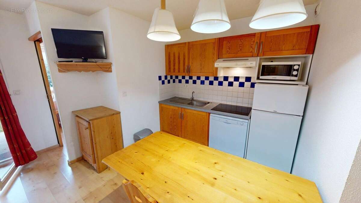  Pied-à-terre idéal à Luchon : T2 bis avec terrasse et jardin privatif  - photo 2