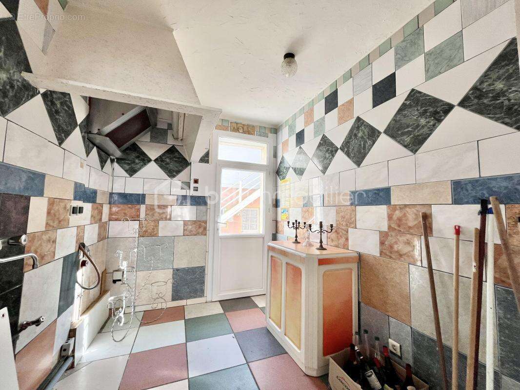 Immeuble mixte de 348m2 avec hôtel, loft, boutique et café ! - photo 5