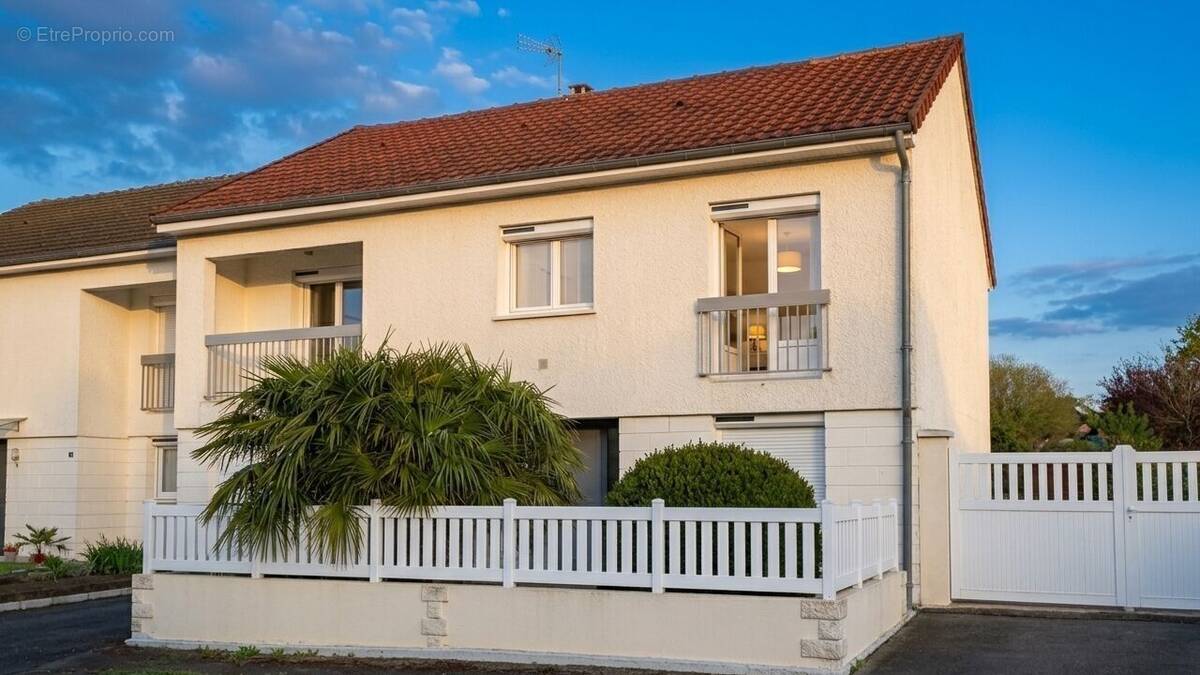 Maison à CHATELLERAULT