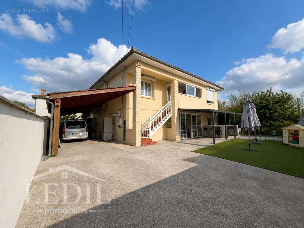 Rare sur le secteur ! Maison rénovée 175 m² avec prestations énergétiques de qualité - photo 3