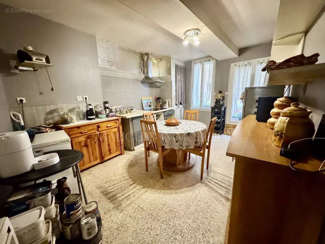 Appartement à MAUGUIO