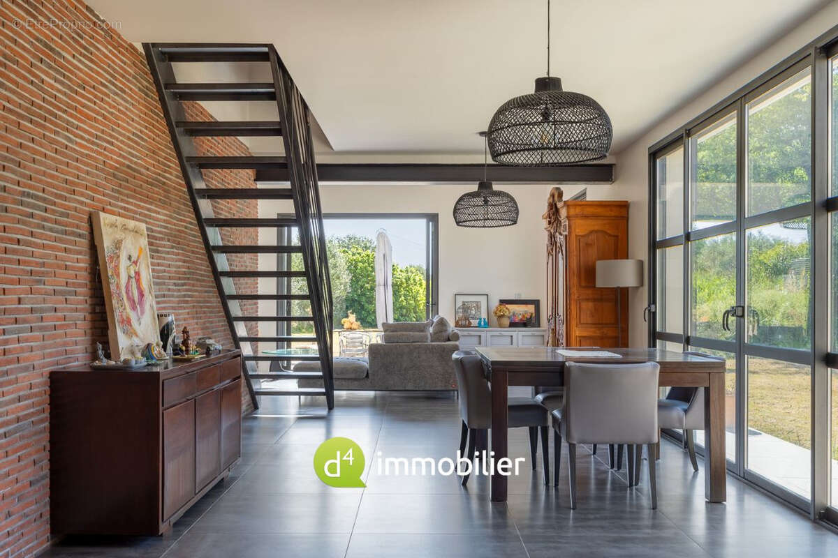 Maison à LA FARE-LES-OLIVIERS