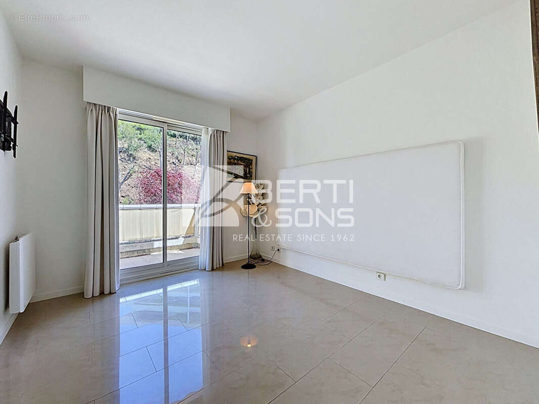 Vue golf et esterel - appartement 3 pieces - photo 9