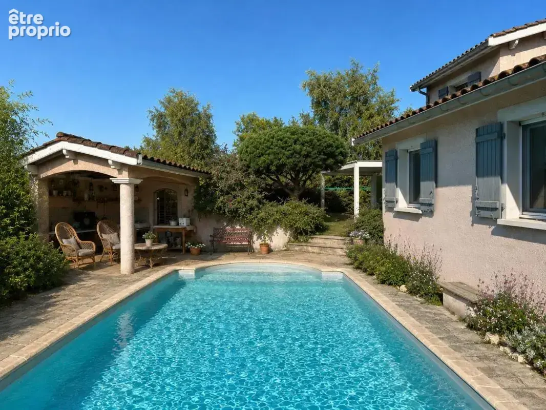 Maison 5 chambres savigneux (01) - photo 6