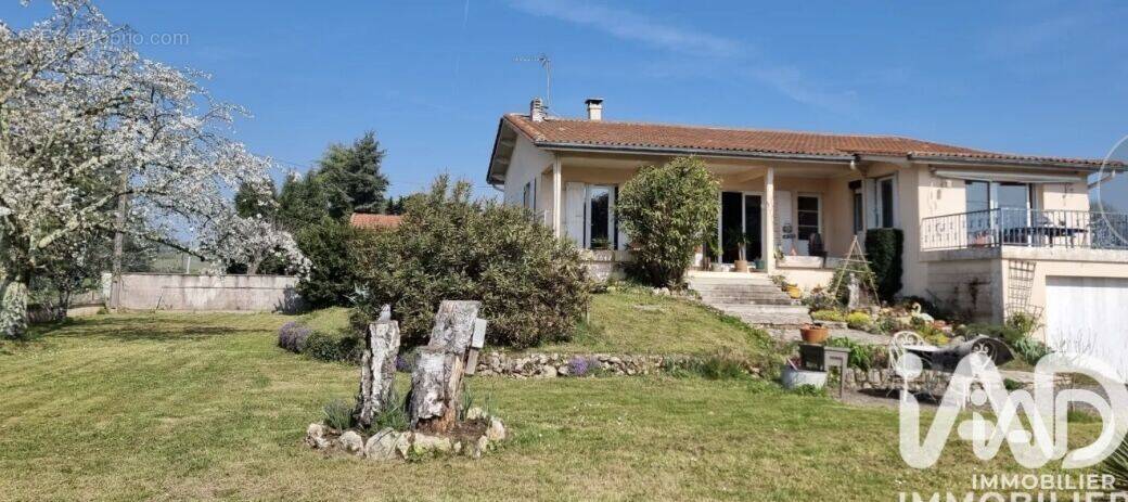 Photo 1 - Maison à SAINT-MAGNE-DE-CASTILLON
