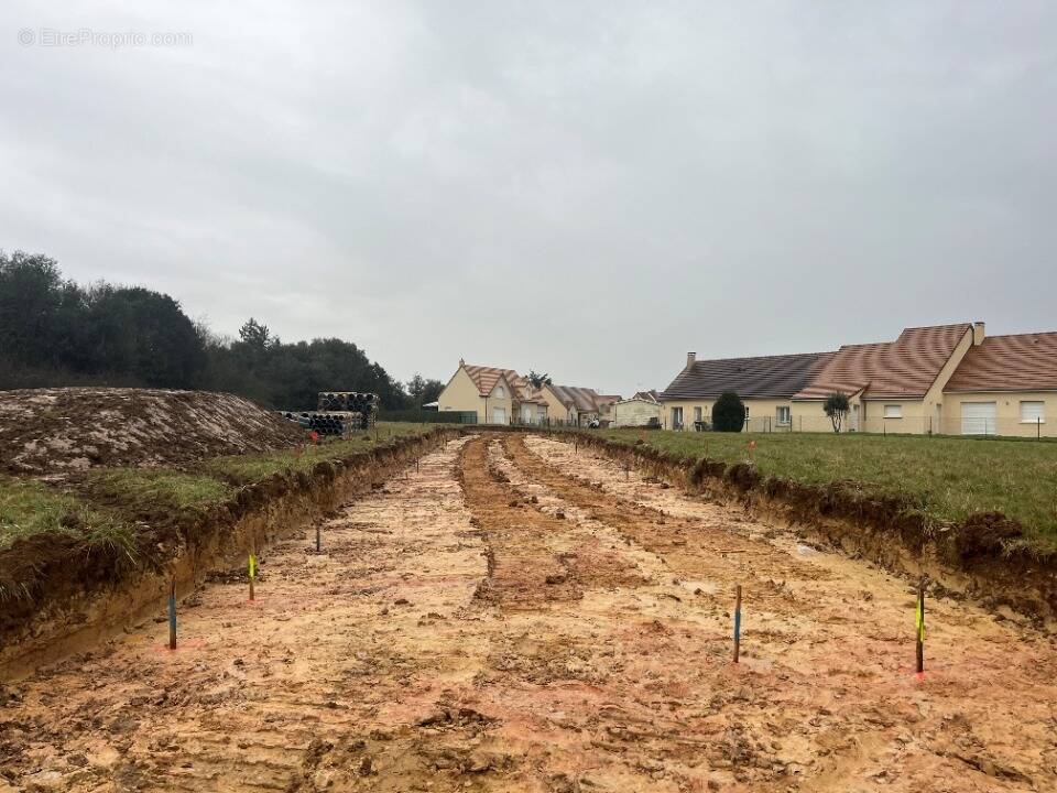 Terrain à SABLE-SUR-SARTHE