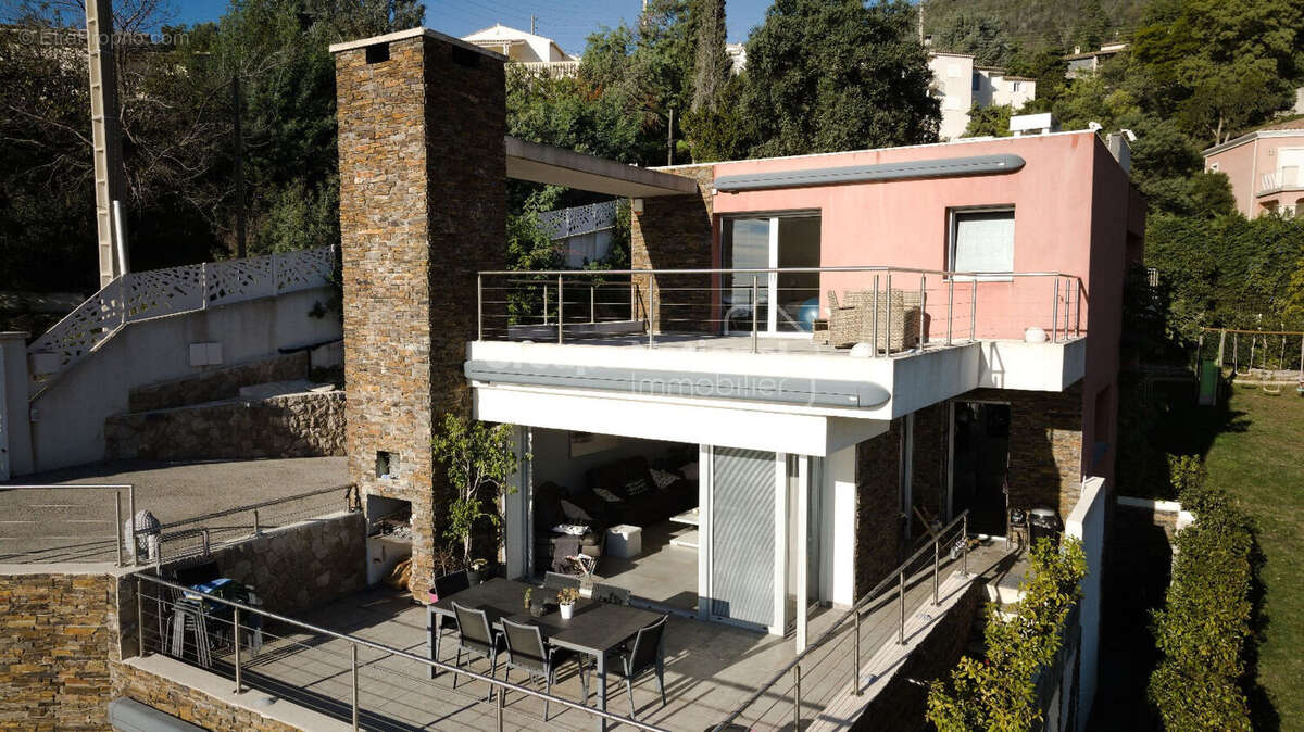 Maison à MANDELIEU-LA-NAPOULE