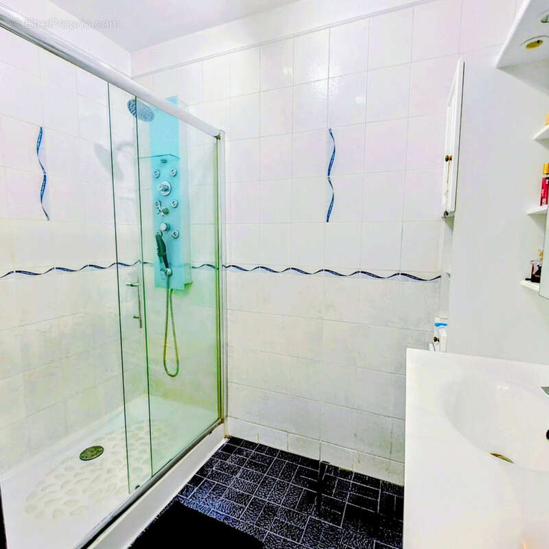 Appartement à MARSEILLE-6E