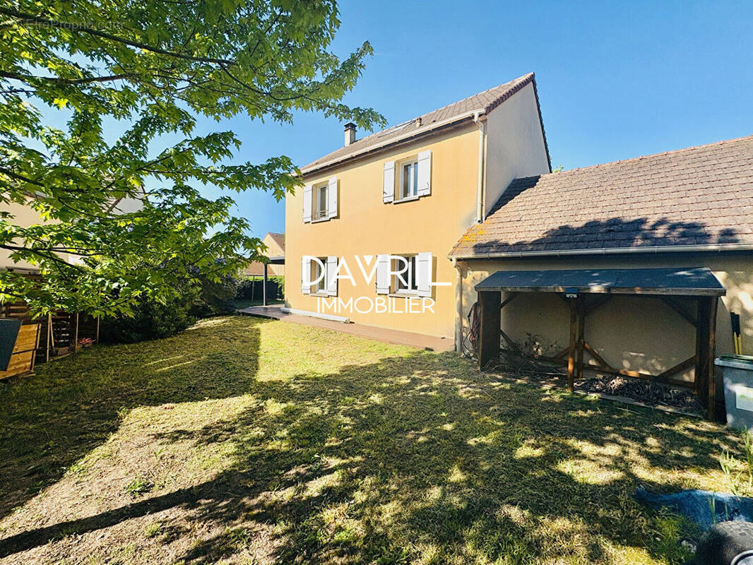Maison à CHANTELOUP-LES-VIGNES