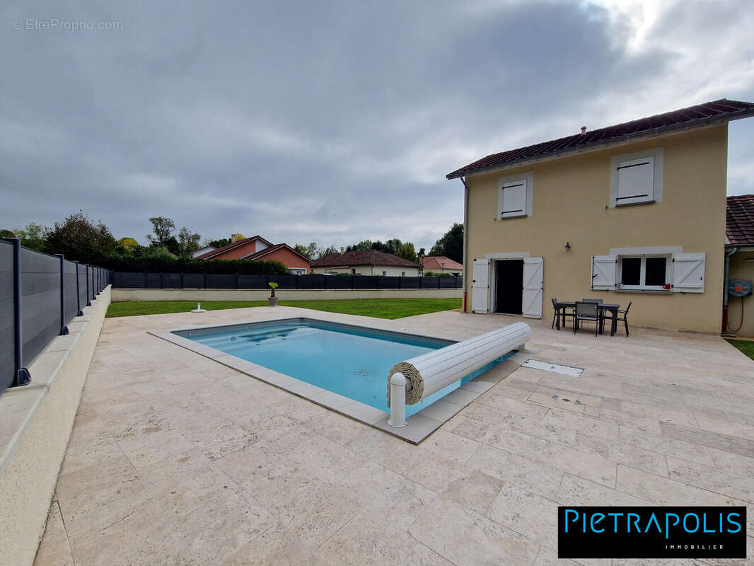 Maison à MONTALIEU-VERCIEU