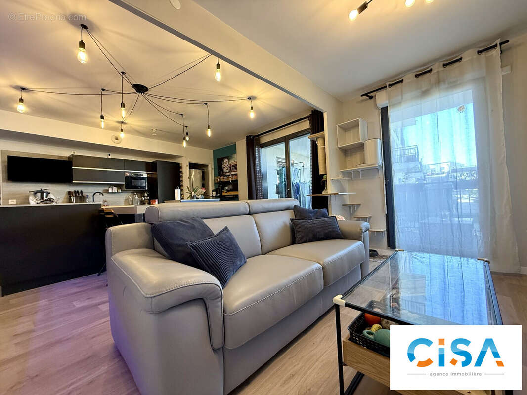 Appartement 75 m² à Persan  - photo 2