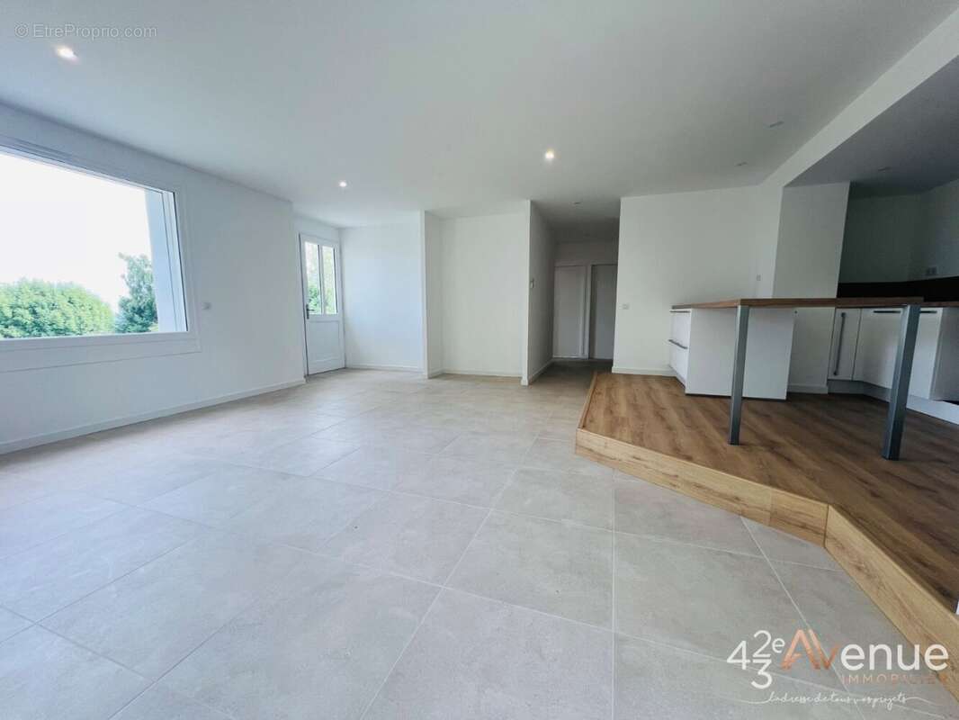 Appartement à LA FOUILLOUSE