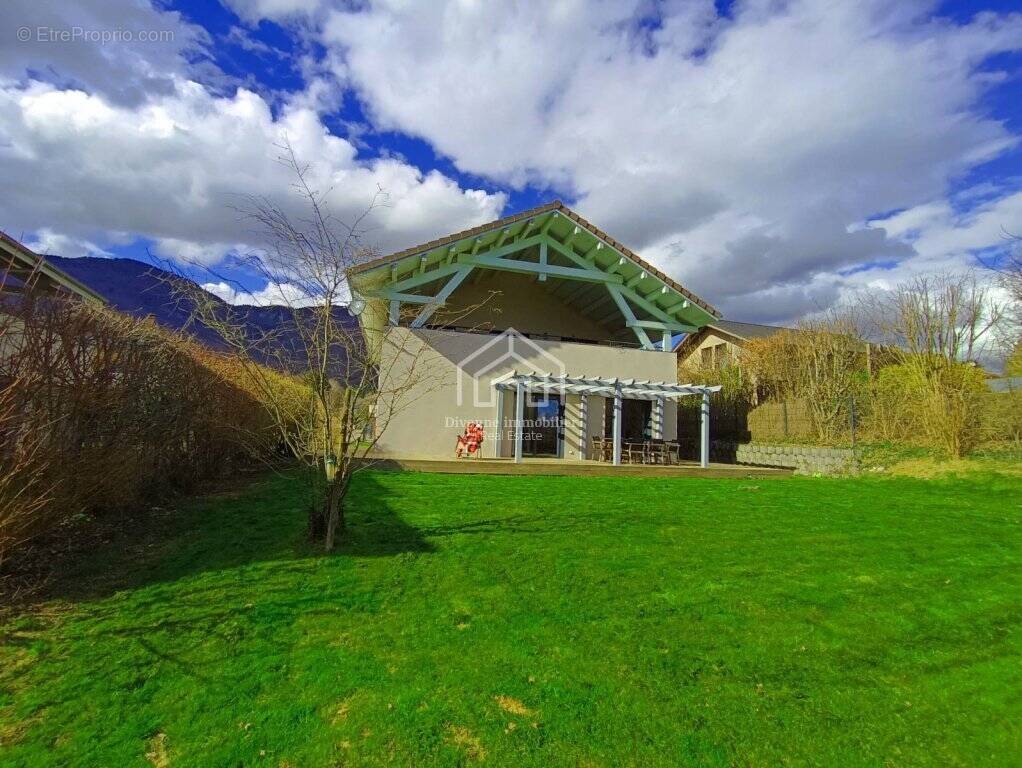 Maison à DIVONNE-LES-BAINS