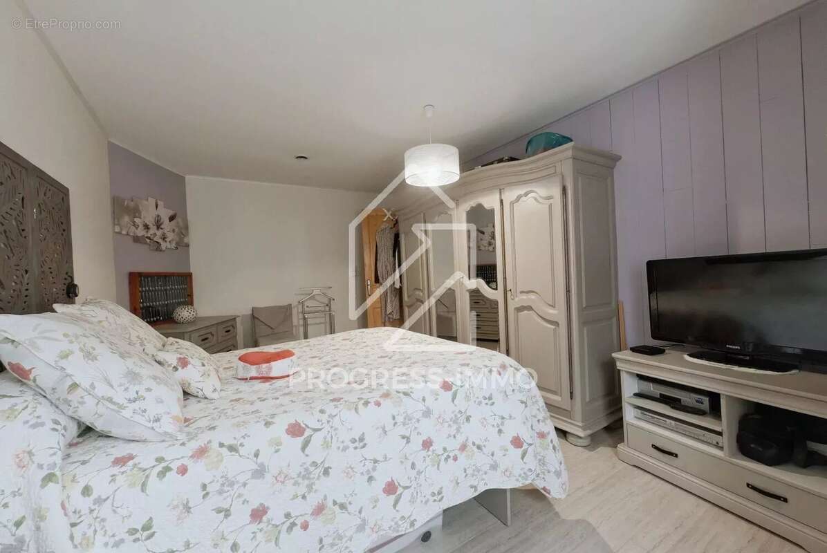 Appartement à COMBS-LA-VILLE