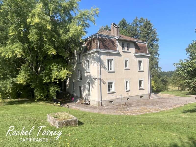 Maison à FOUGEROLLES