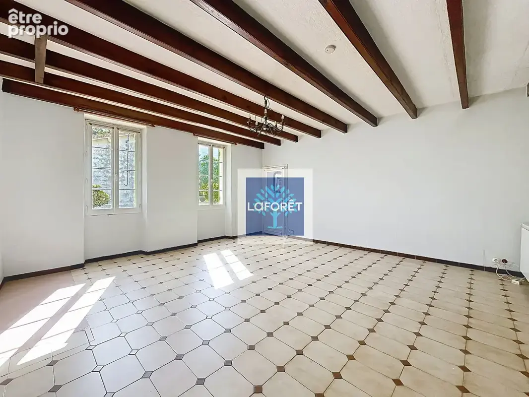 Maison Pierre 2 chambres, dépendances et jardin clos - photo 3