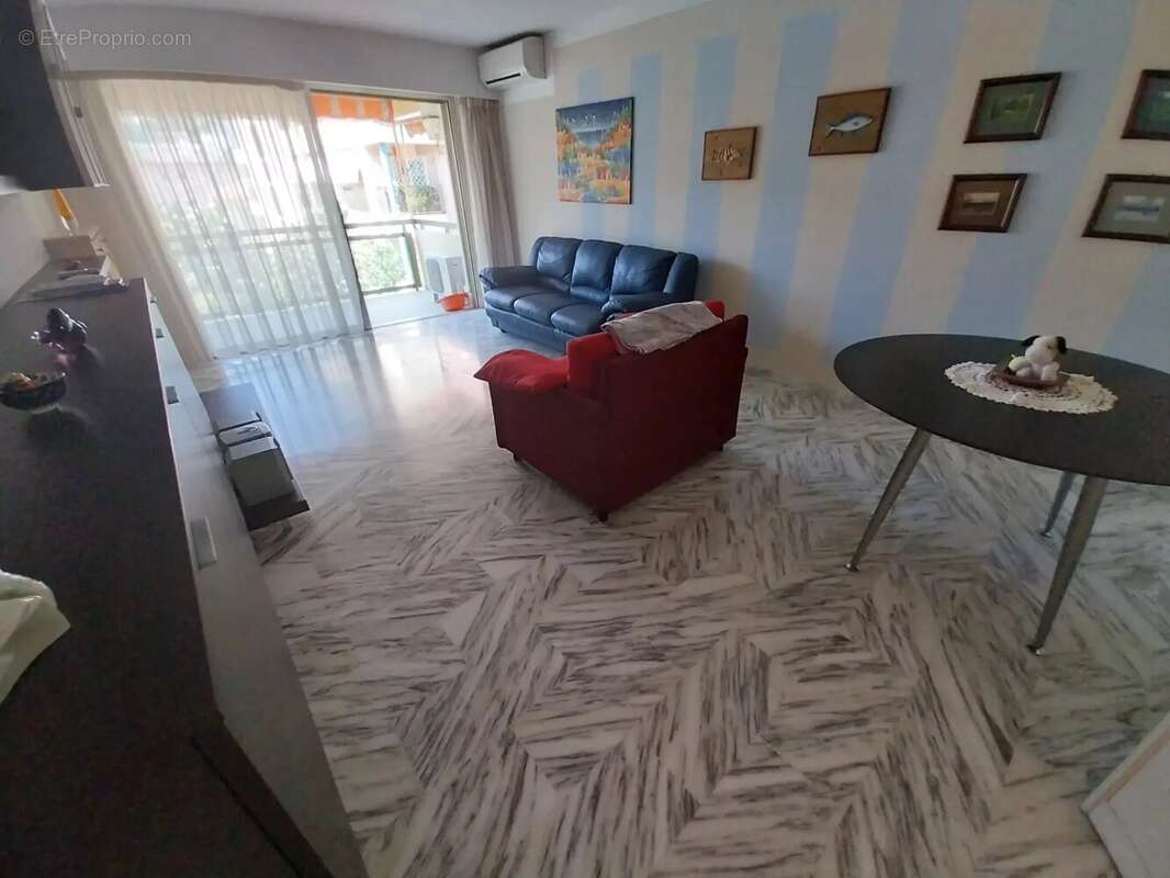 Appartement à ROQUEBRUNE-CAP-MARTIN