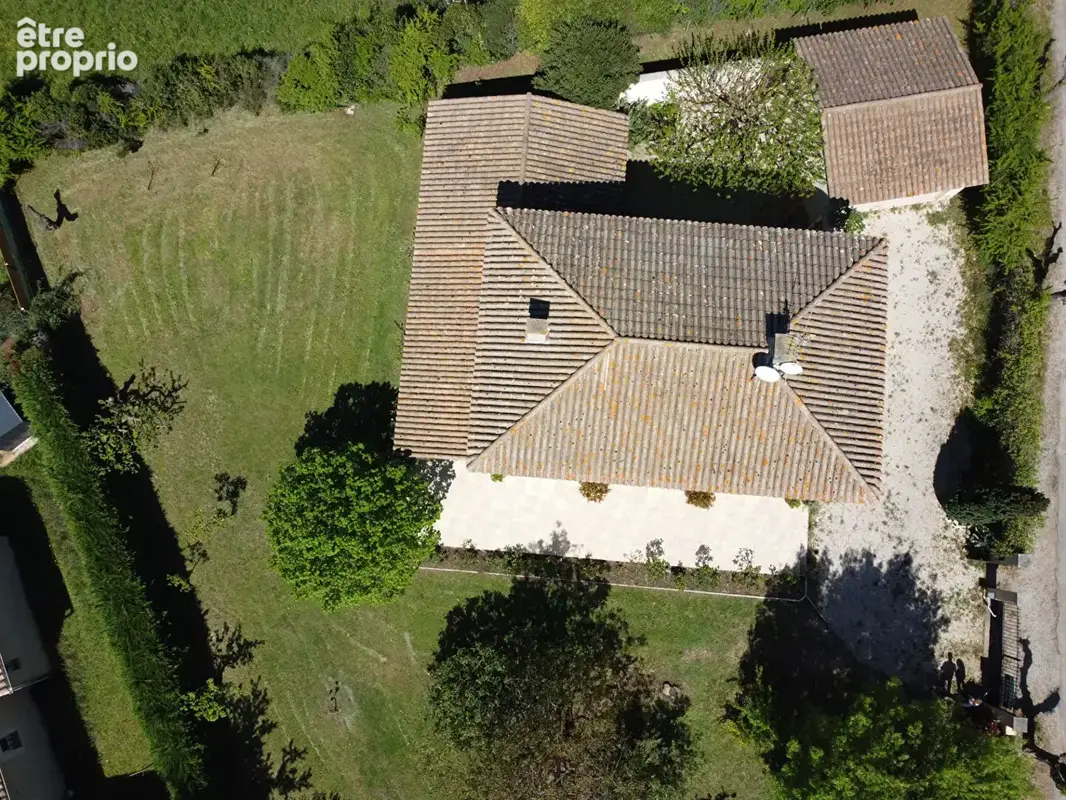 Bastide Provençale à Lauris  - 6 chambres - 160m2 - double garage - photo 2