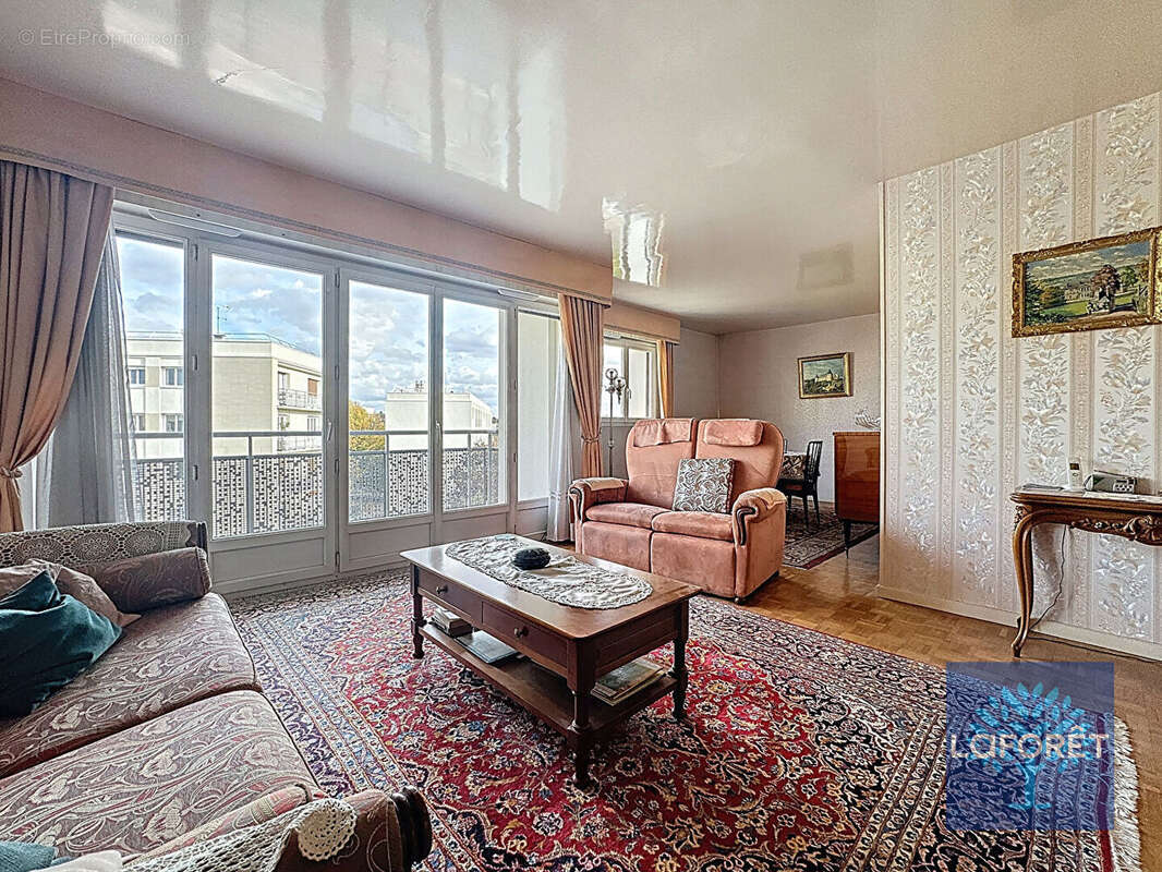 Appartement à CHILLY-MAZARIN