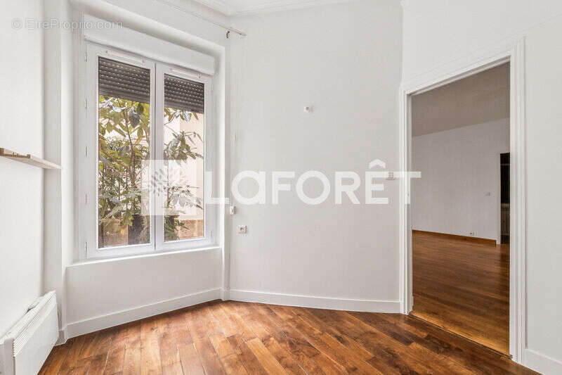Appartement à PARIS-7E