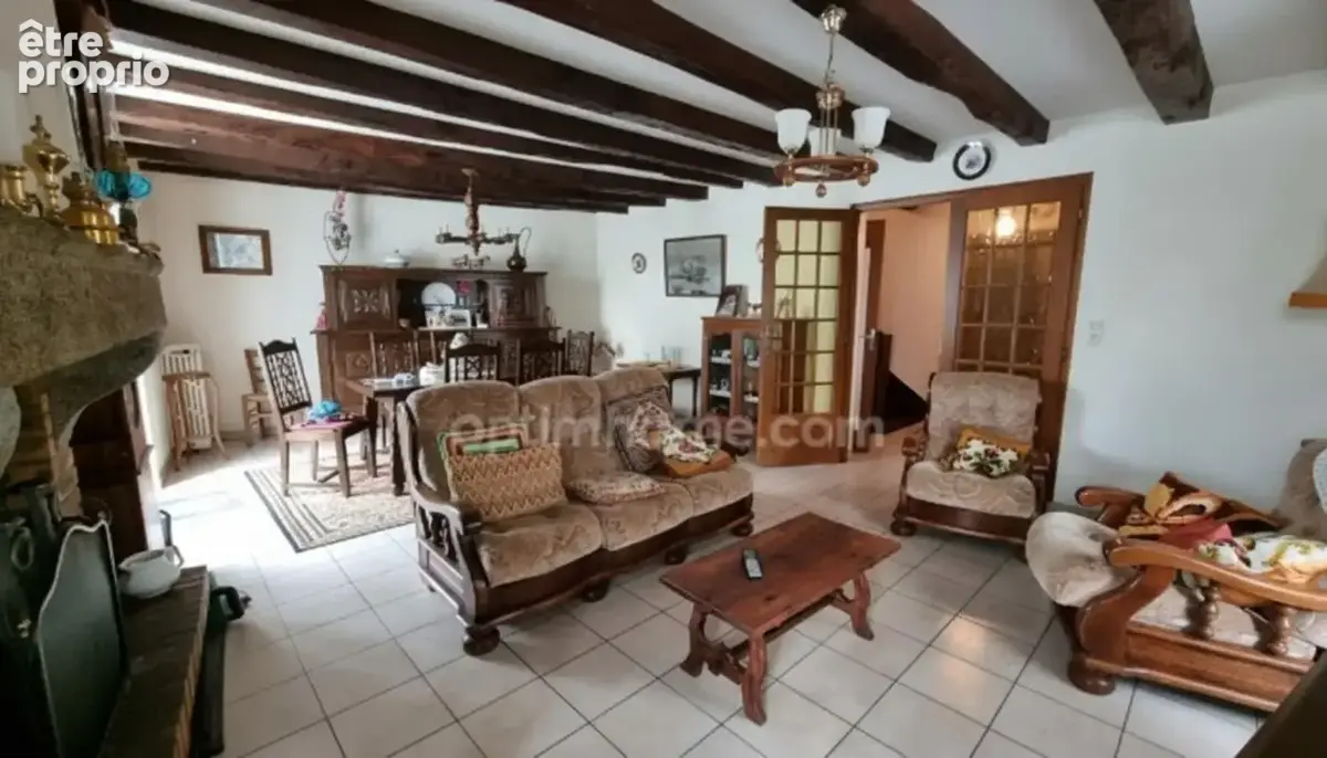 Bel ensemble immobilier de caractère — deux maisons, grange et dépendances sur 2 213 m² Petit village du nord de la Haute-Vienne - photo 3