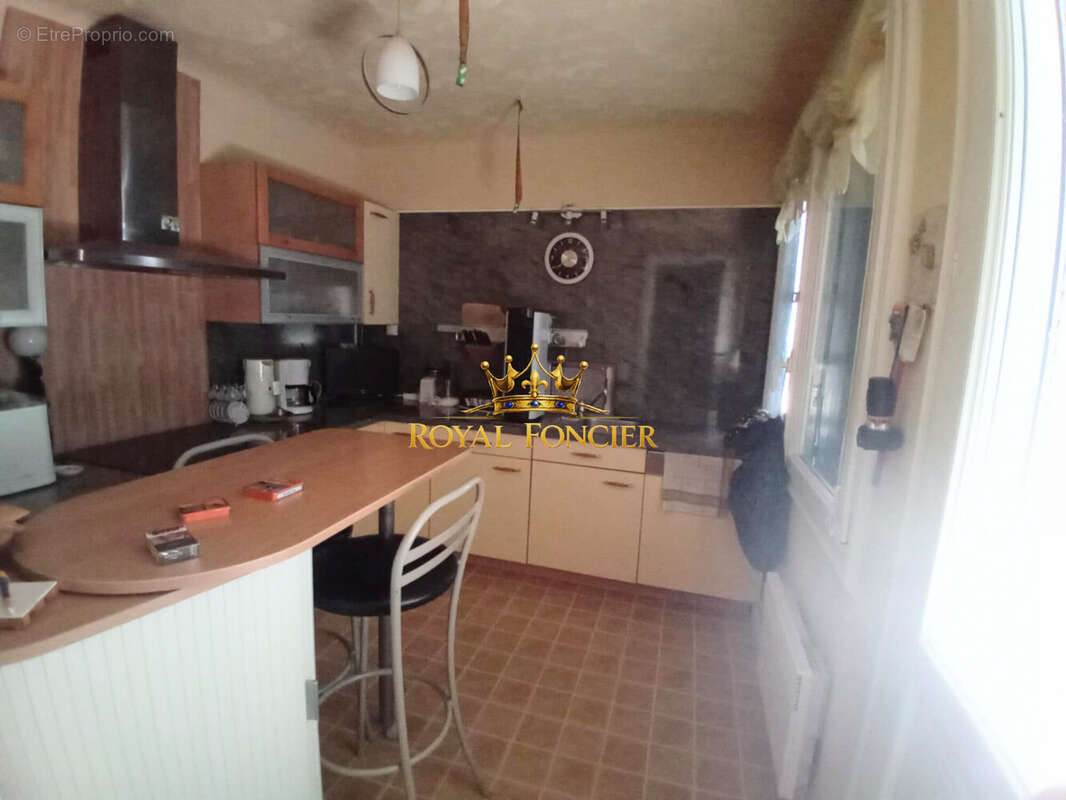 Cuisine A et E  - Maison à PREUILLY-SUR-CLAISE