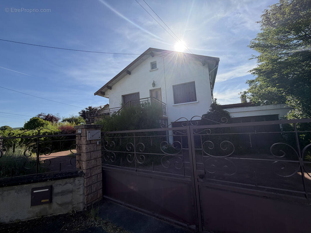 Maison à RIORGES