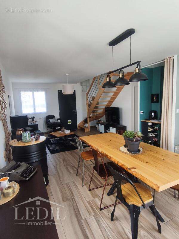 Maison à SAINT-MELOIR-DES-ONDES