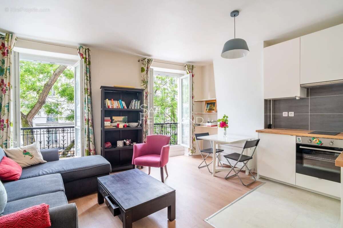 Appartement à PARIS-14E
