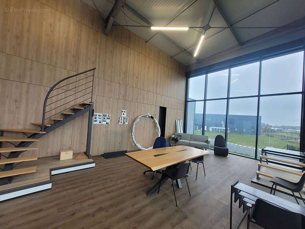 Commerce à MONTAIGU