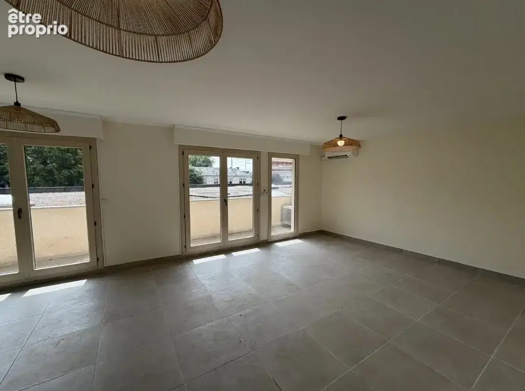 Appartement 6 pièces 112 m² à vendre à Bourges (18000) - photo 2