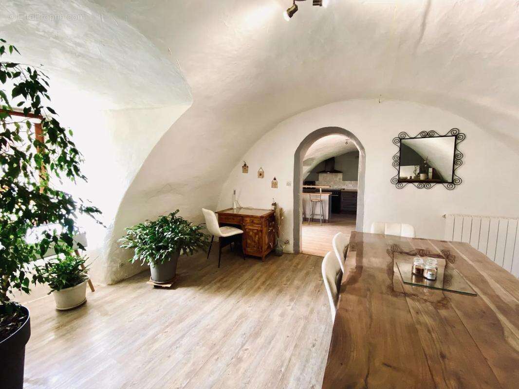 Maison à SAINT-BEAUZELY