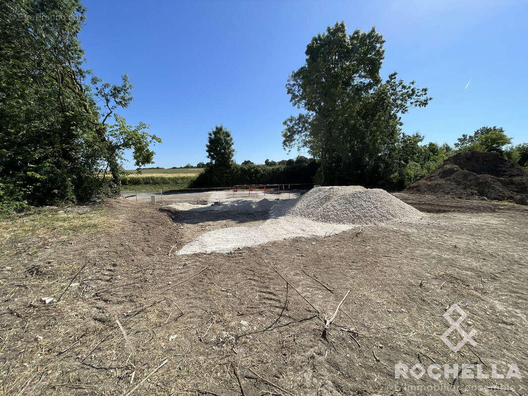 Terrain à SAINT-CREPIN