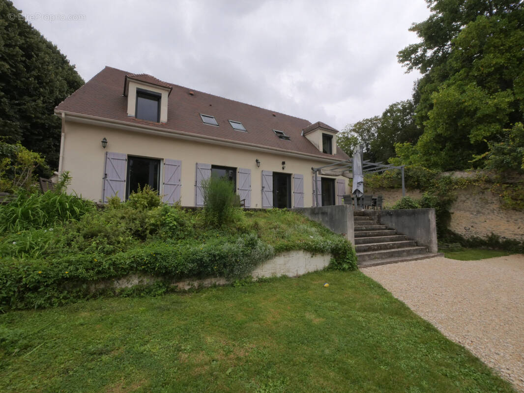 Maison à BERCHERES-SUR-VESGRE