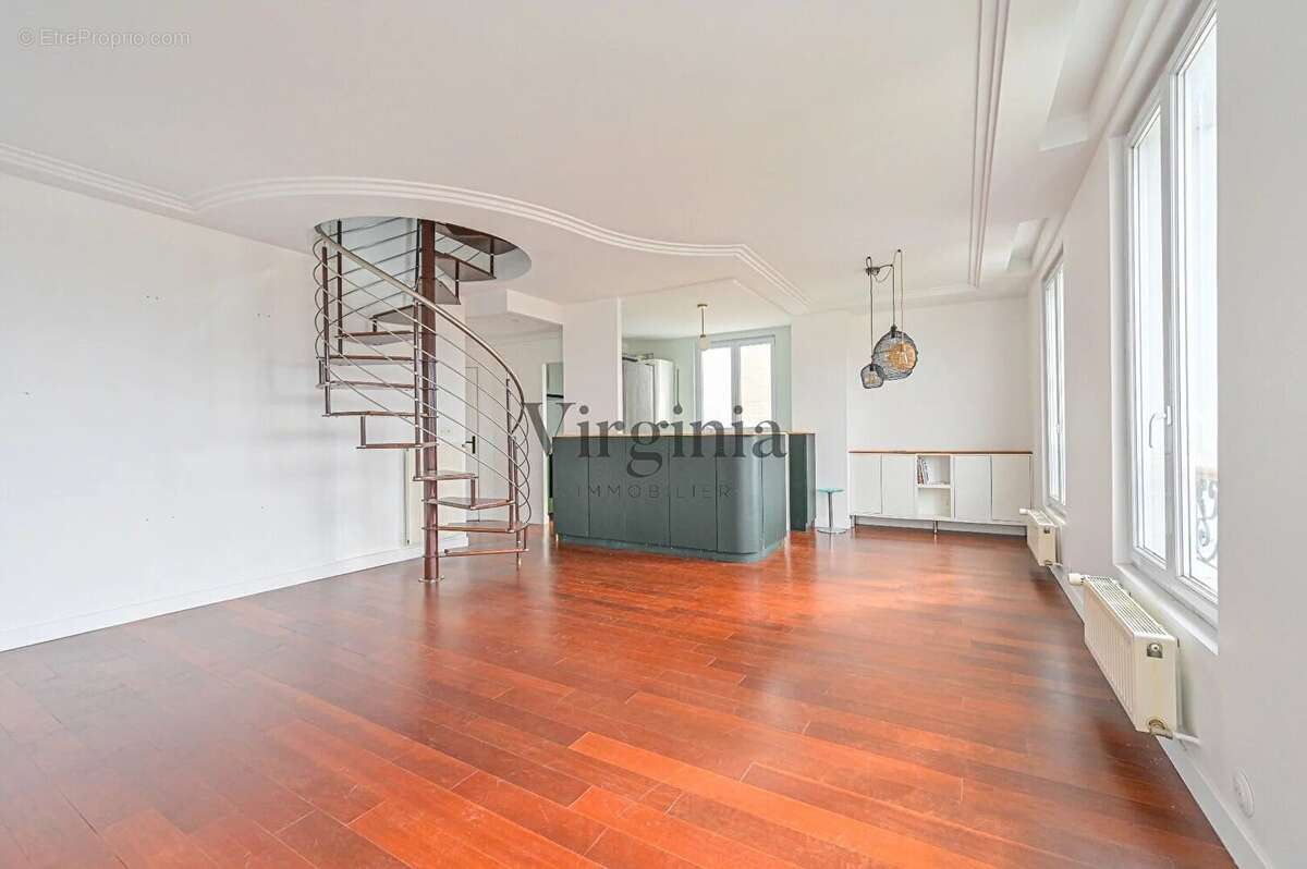 Appartement à CHARENTON-LE-PONT