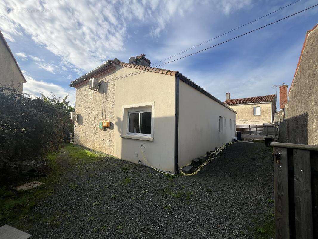 Maison à LA REORTHE