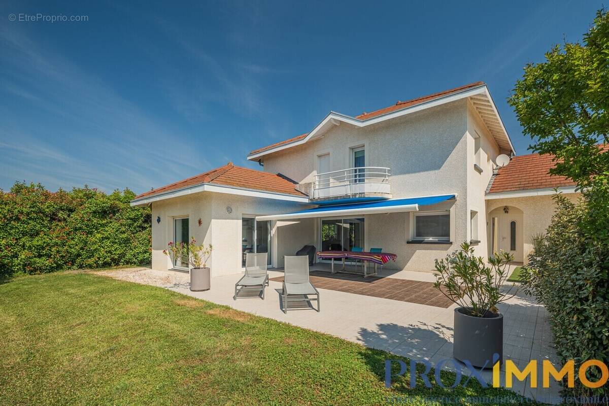 Maison à LA BUISSE