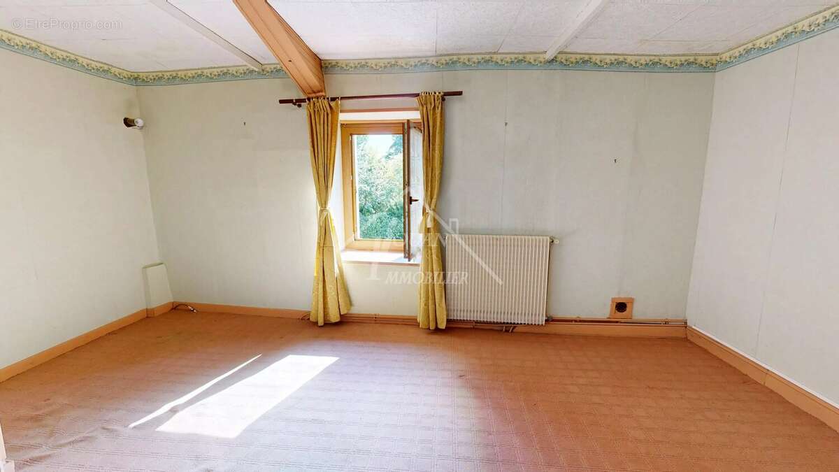 Maison à rénover avec jardin et grange - photo 7