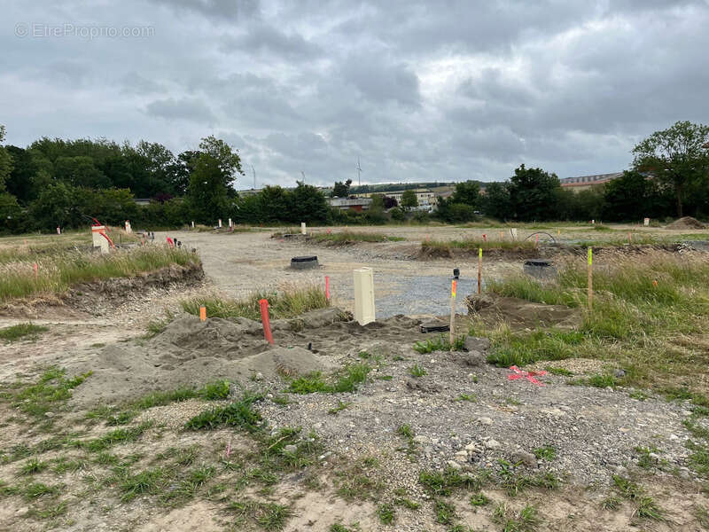 Terrain à AUNAY-SUR-ODON