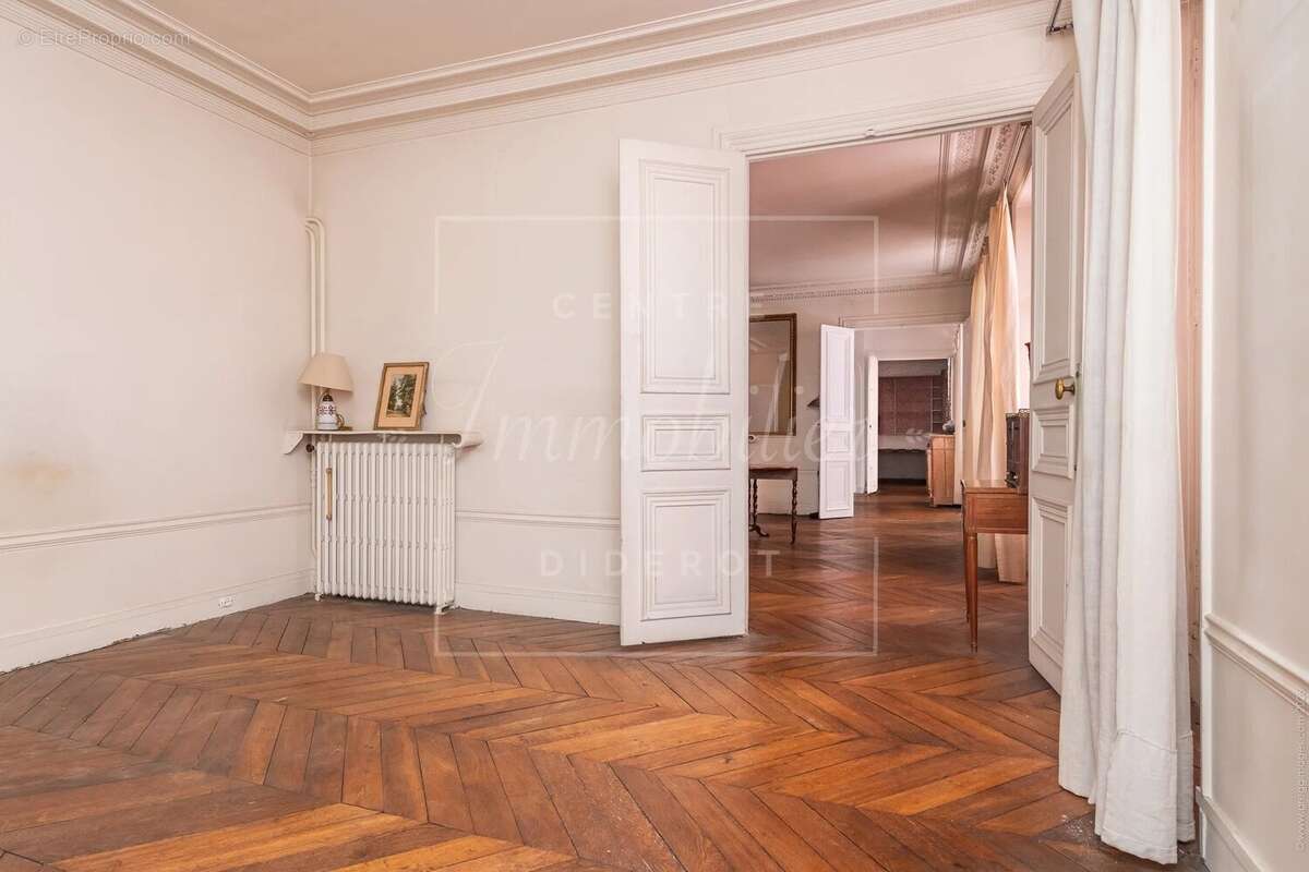 Appartement à PARIS-11E