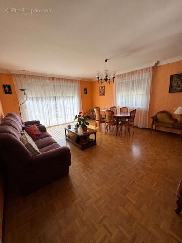 Maison à MEZERIAT