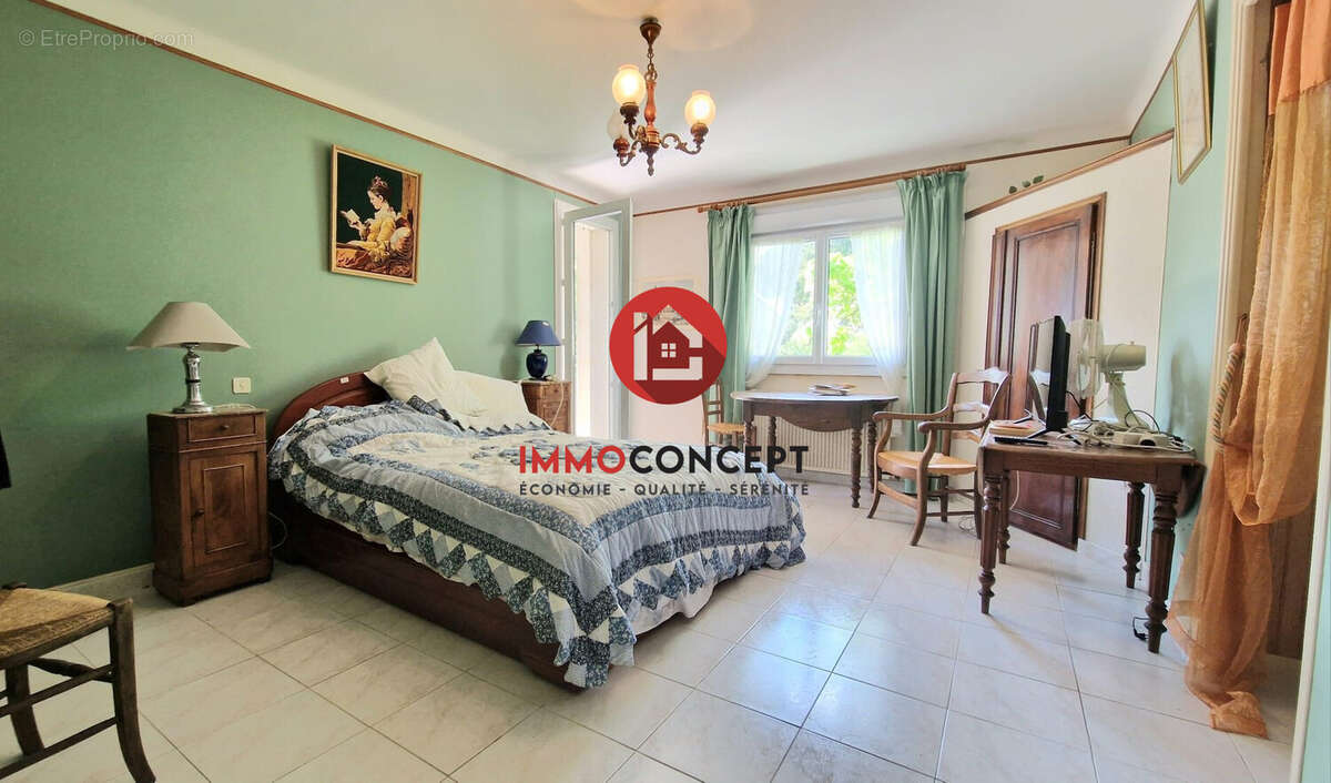 Maison à BAGNOLS-SUR-CEZE