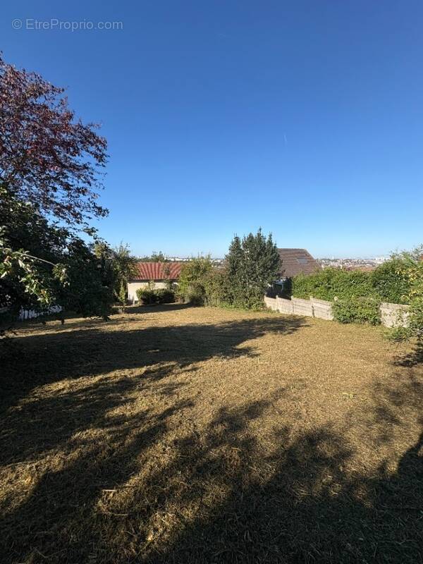 Terrain à SAINTRY-SUR-SEINE