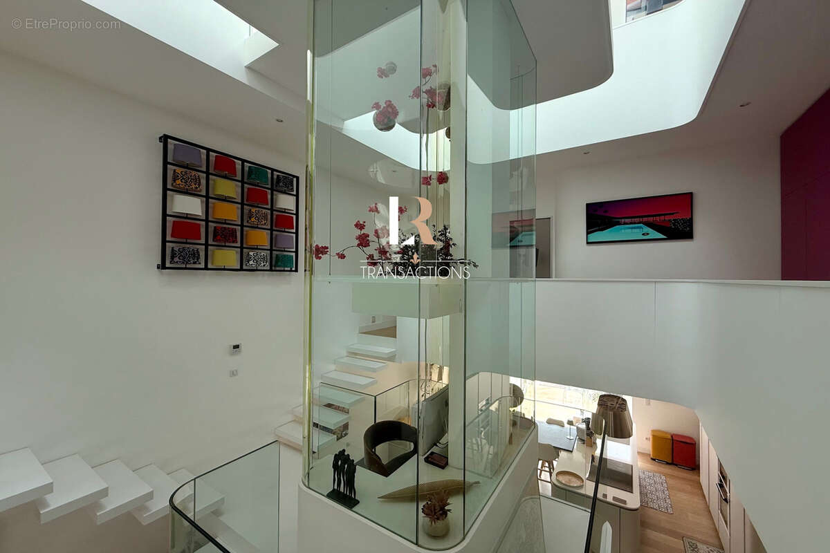 Marché central - Maison unique au design ultra contemporain avec extérieur - photo 11