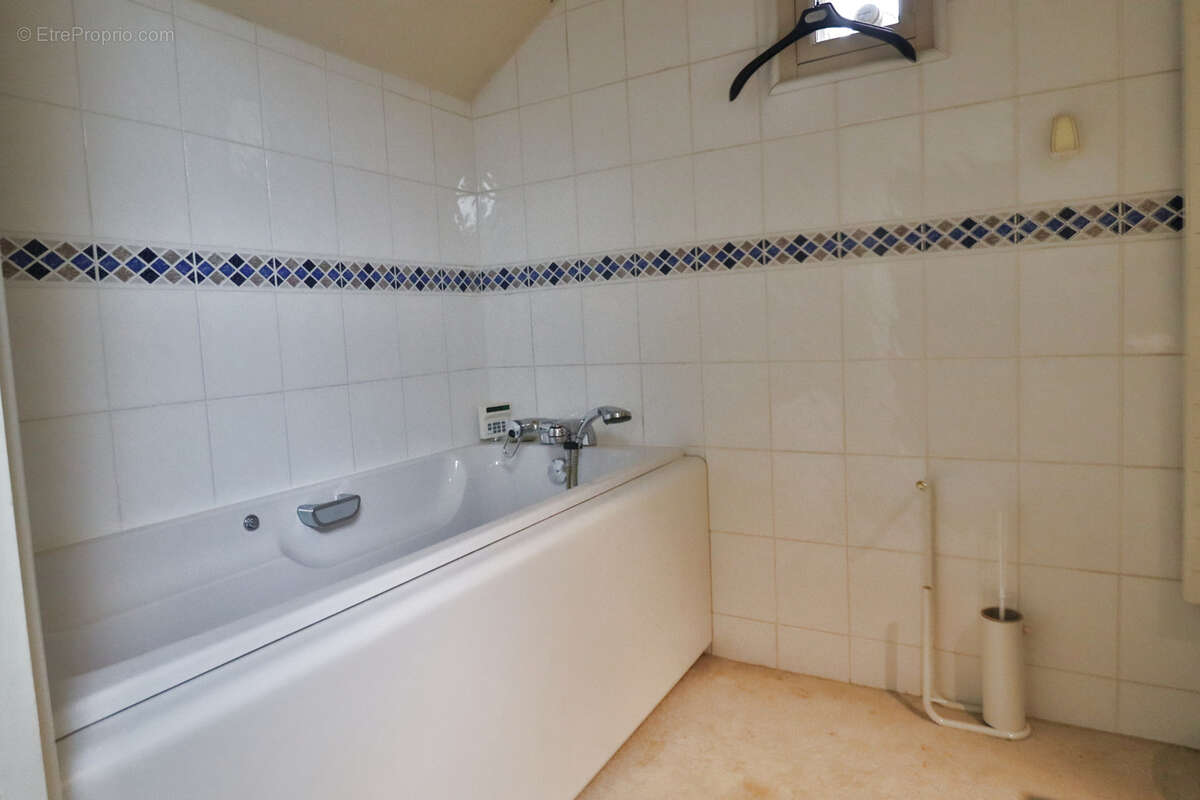 Maison à SAINTE-SAVINE