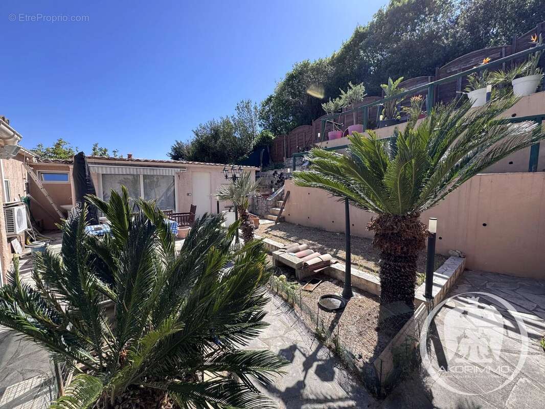 Appartement à EZE