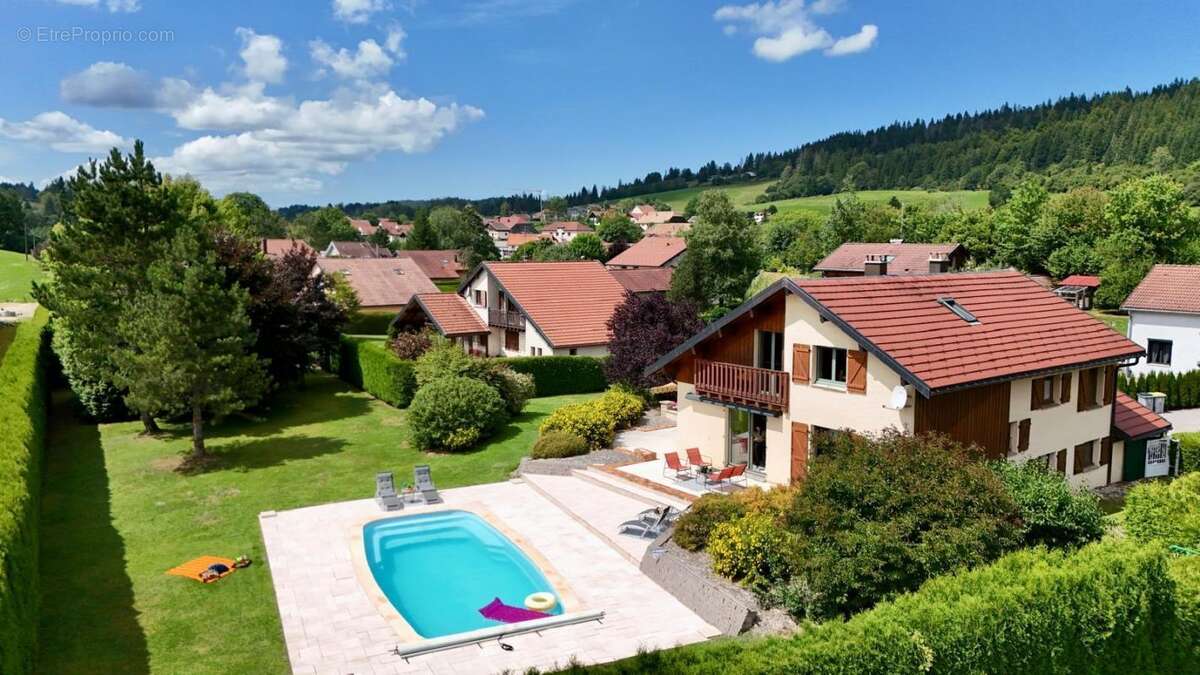 Maison à OYE-ET-PALLET