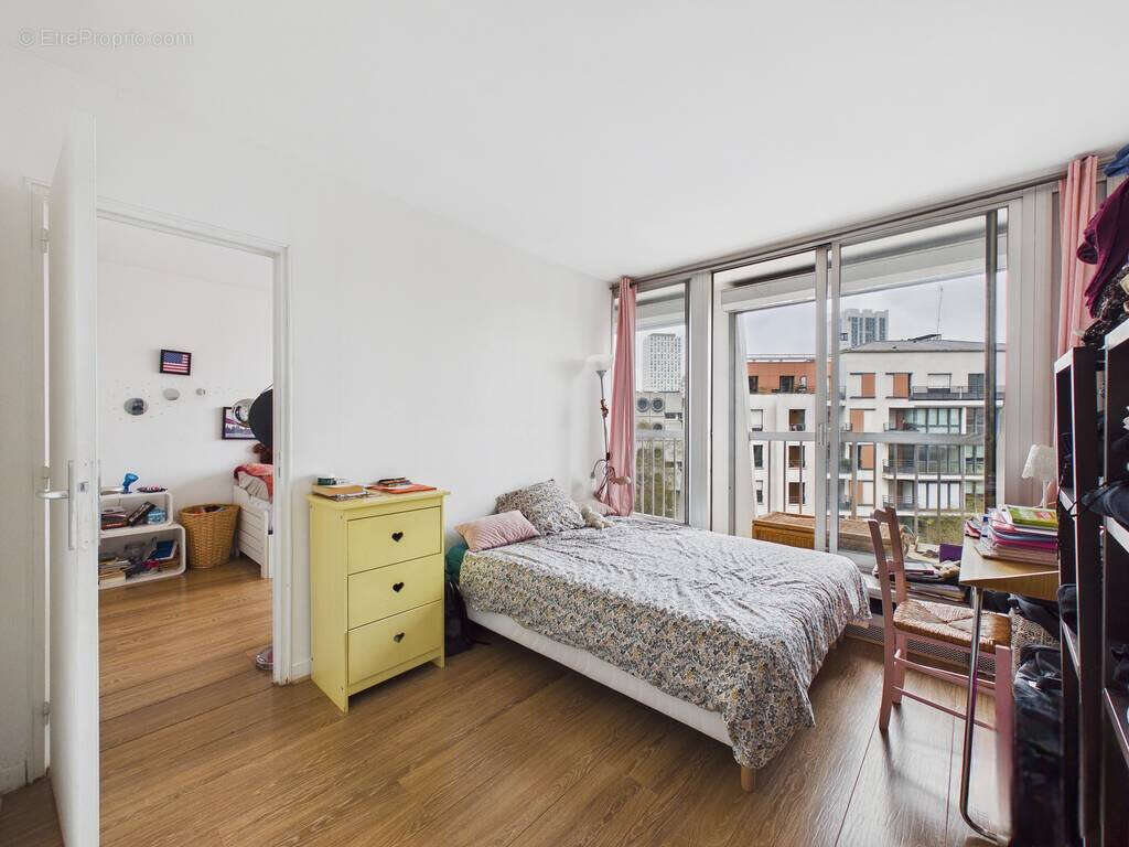 Appartement à PARIS-20E