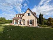 Maison à LE CHESNE