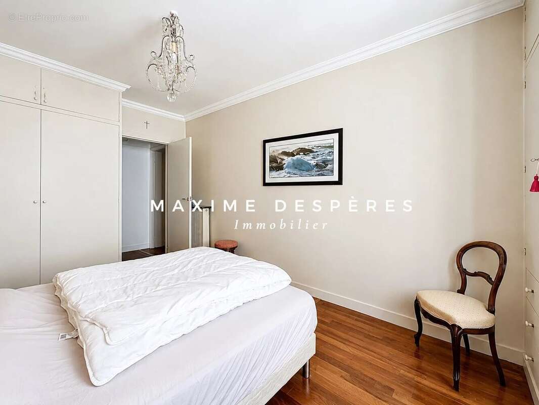 Appartement à NEUILLY-SUR-SEINE